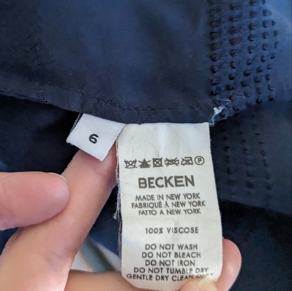 Becken Navy Blue Embroidered Shirred Cuff Button Front Poplin Blouse Sz 6 - Picture 8 of 12